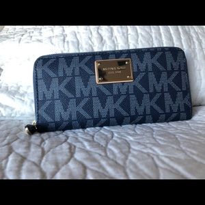 MK LOGO ZIP WALLET